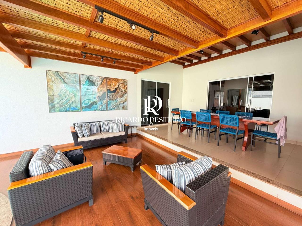 CASA COM 3 TERRENOS - MATUPÁ