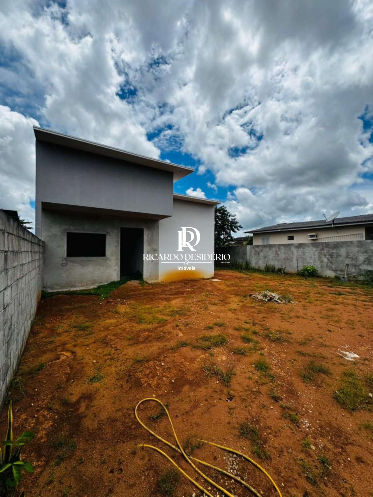 CASA PRÓXIMO LAGO MATUPA - OBRA CINZA