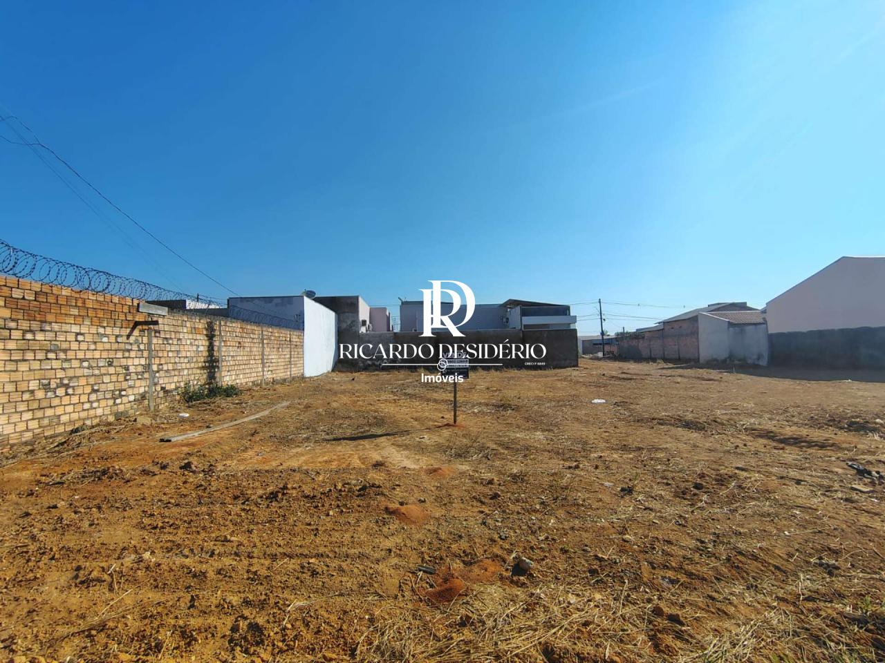 TERRENO 305,06 M²